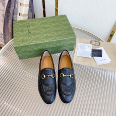 Gucci Flat Shoes